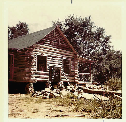 side_view_cabin